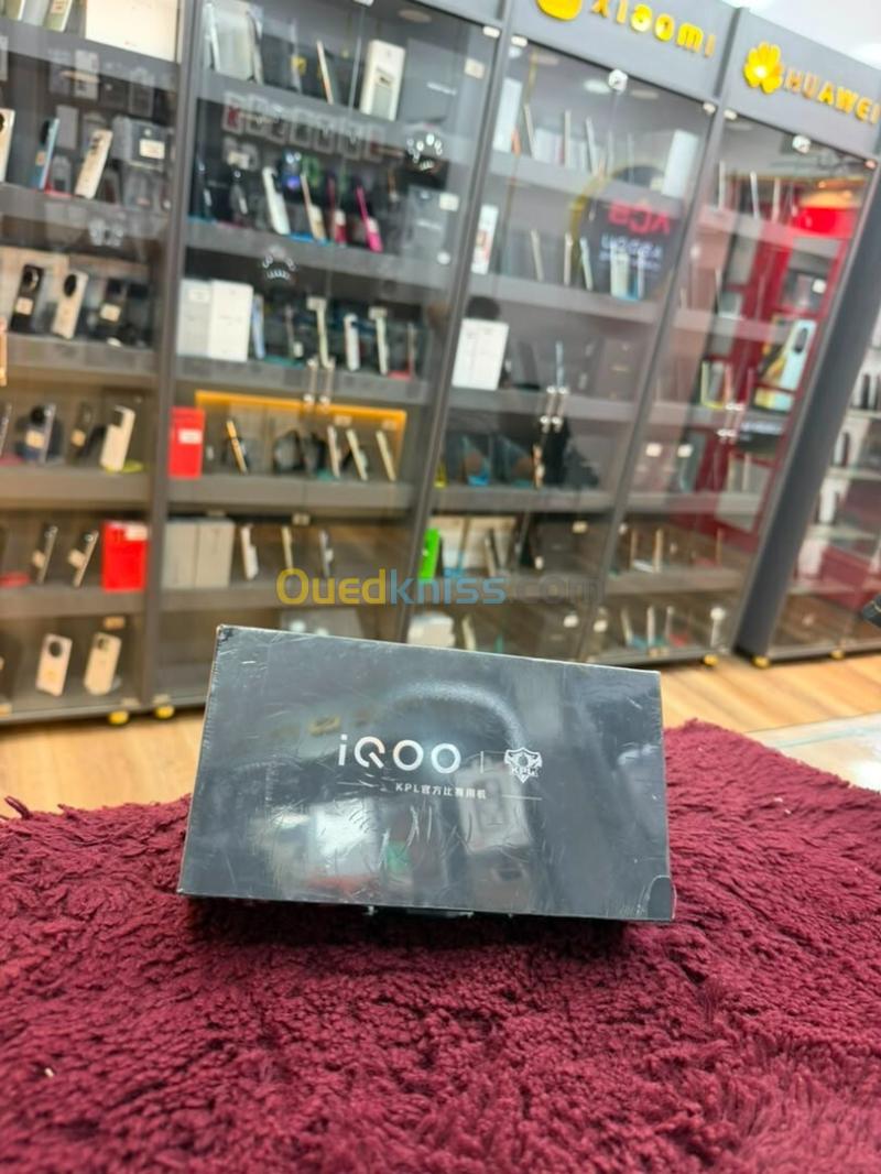 Vivo iQOO